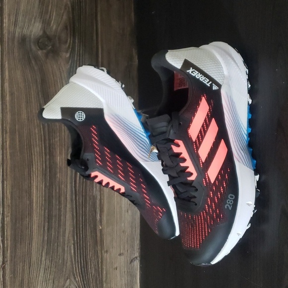 New Adidas Terrex Agravic Flow Sneakers Womens 10 Outdoor Trail Running Gorpcore - Picture 3 of 10